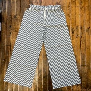 Striped Wide leg pants